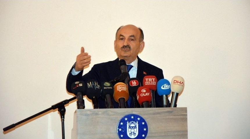 &Ccedil;alışma Ve Sosyal G&uuml;venlik Bakanı Mehmet M&uuml;ezzinoğlu: