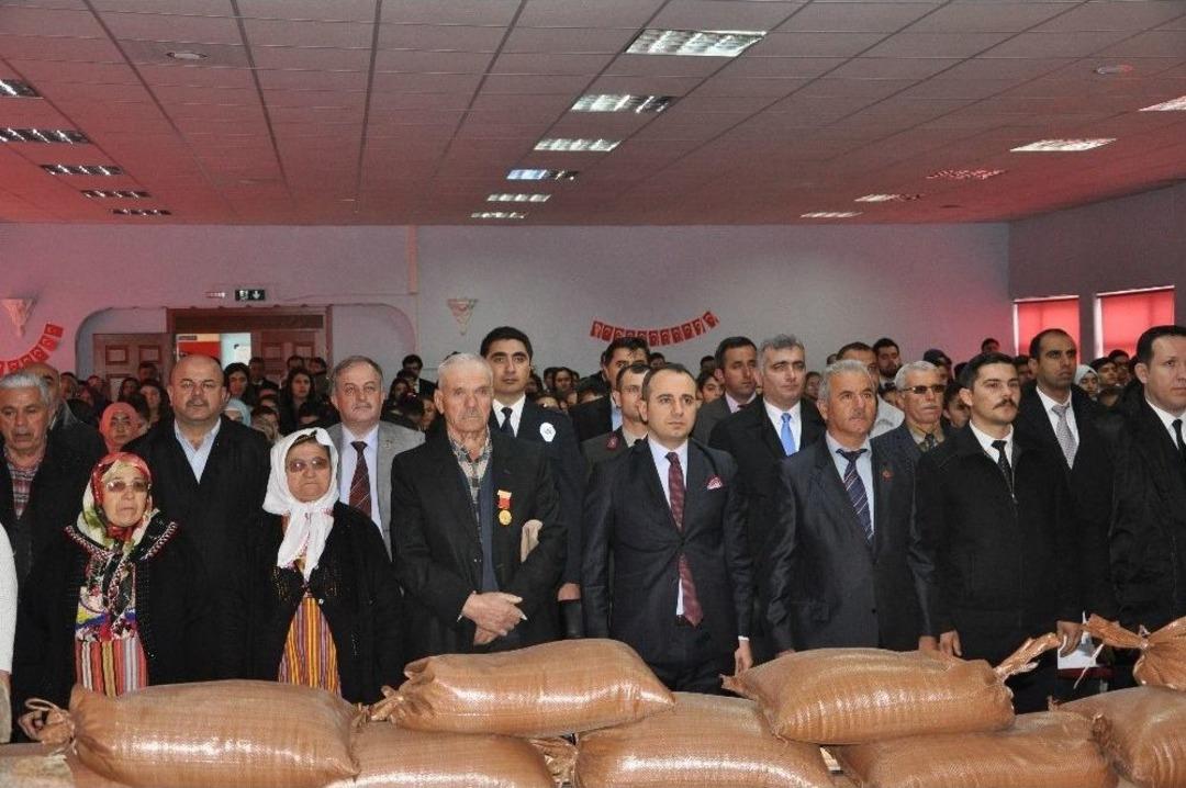 18 Mart&rsquo;ı &Uuml;z&uuml;m Hoşafı Ve Ekmek Dağıtarak Hatırladılar