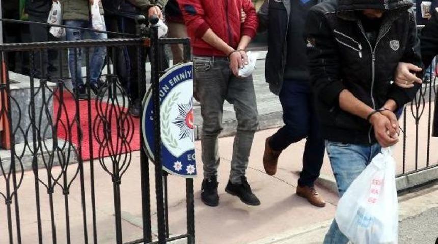 10 Iraklı Deaş Ter&ouml;r &Ouml;rg&uuml;t&uuml; &Uuml;yeliğinden Adliyeye Sevk Edildi