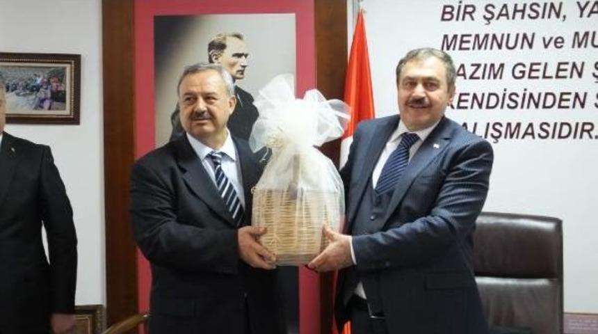 Bakan Eroğlu, Balıkesir'in Il&ccedil;elerinde