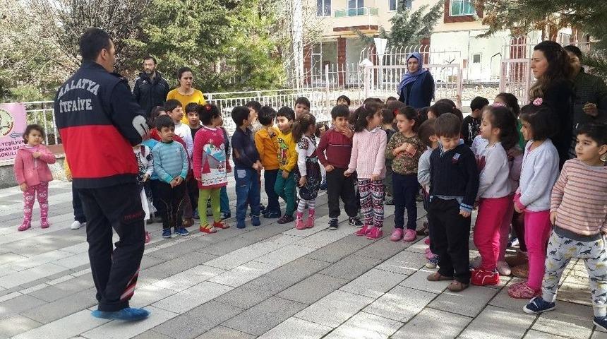 Minik &Ouml;ğrenciler Yangın Ve Deprem Tatbikatı Yaptı