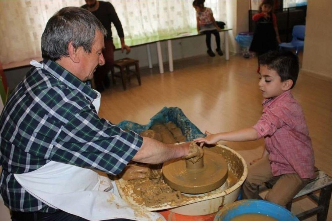 Minik &Ouml;ğrenciler &Ccedil;&ouml;mlek Yapmayı &Ouml;ğrendi