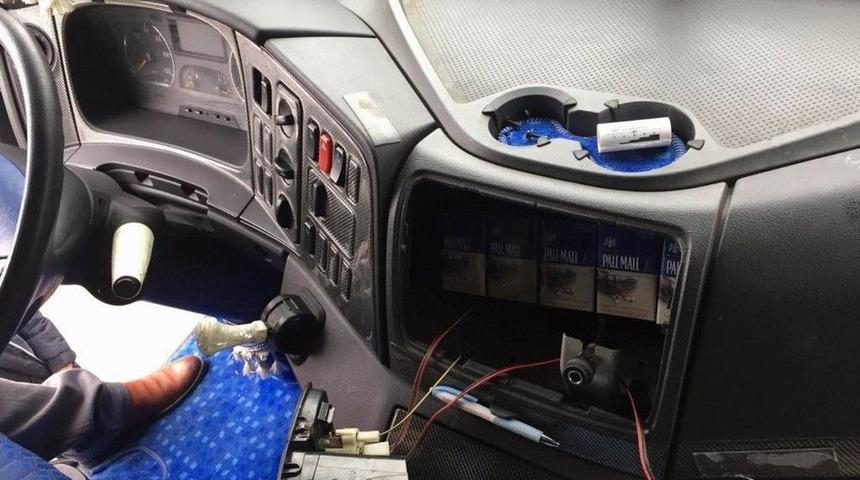 Tırın Zulasında 976 Paket Ka&ccedil;ak Sigara Ele Ge&ccedil;ti