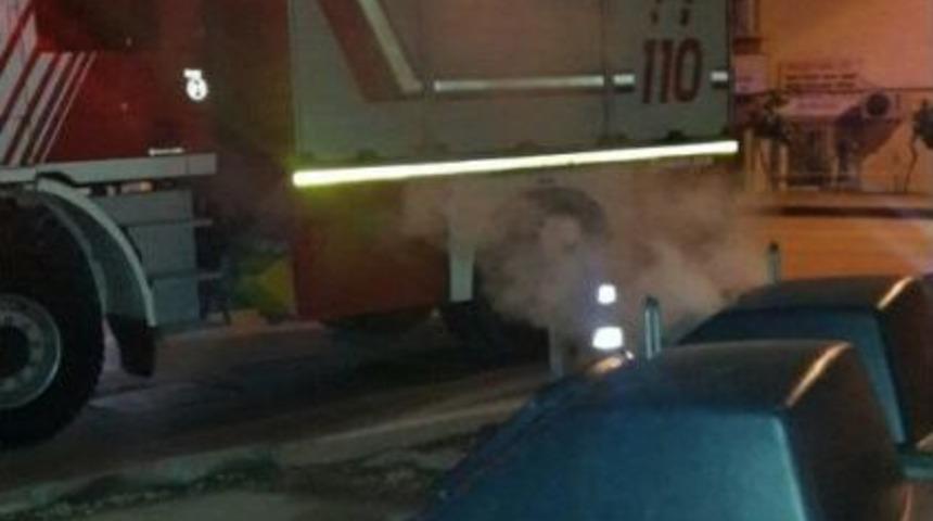 İzmit&rsquo;te &Ccedil;&ouml;p Konteynırlarına Zarar Veriliyor