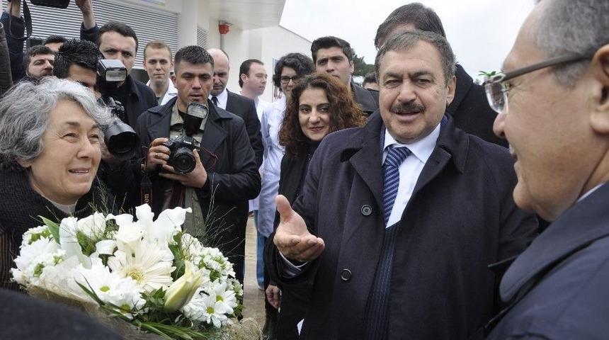 Bakan Eroğlu, Sokak Hayvanları Rehabilitasyon Merkezi&rsquo;ni A&ccedil;tı