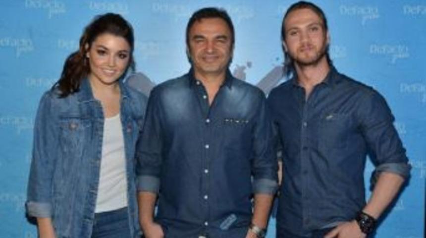 Aras Bulut İynemli Ve Hande Er&ccedil;el, Defacto&rsquo;Nun Reklam Y&uuml;z&uuml; Oldu