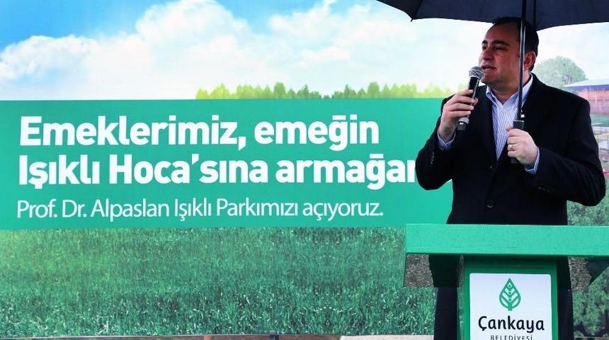 Prof. Dr. Alpaslan Işıklı&rsquo;nın Anısı &Ccedil;ankaya&rsquo;da Yaşayacak