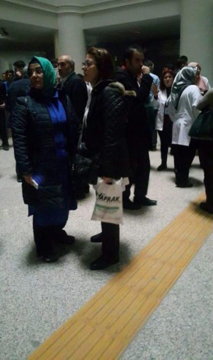 Afyon Devlet Hastanesi’nde Yangın Paniği G4