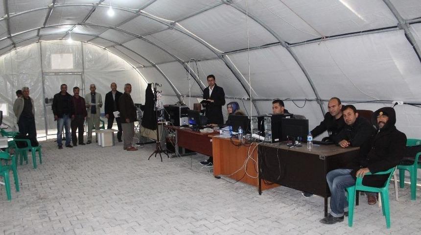 Samsat&rsquo;ta Resmi İşlemler De &Ccedil;adırda Y&uuml;r&uuml;t&uuml;l&uuml;yor