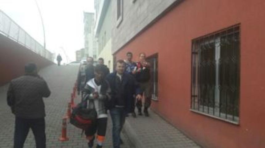 T&uuml;rkiye&rsquo;ye Ka&ccedil;ak Yollardan Giren 3 Suriyeli Yakalandı