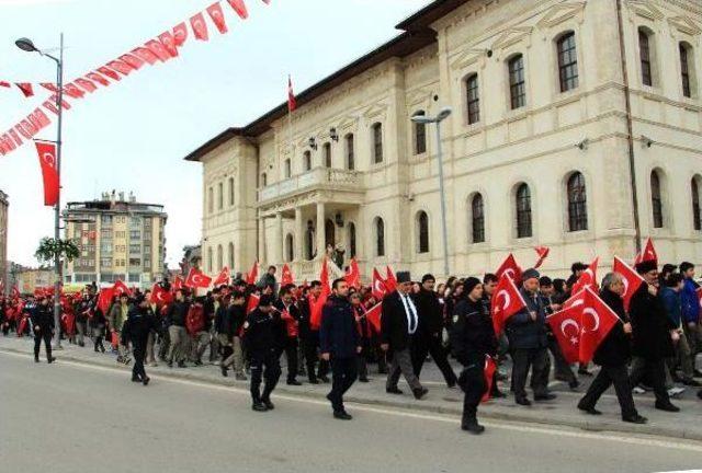 Sivas'ta Çanakkale Şehitleri Için Yürüyüş