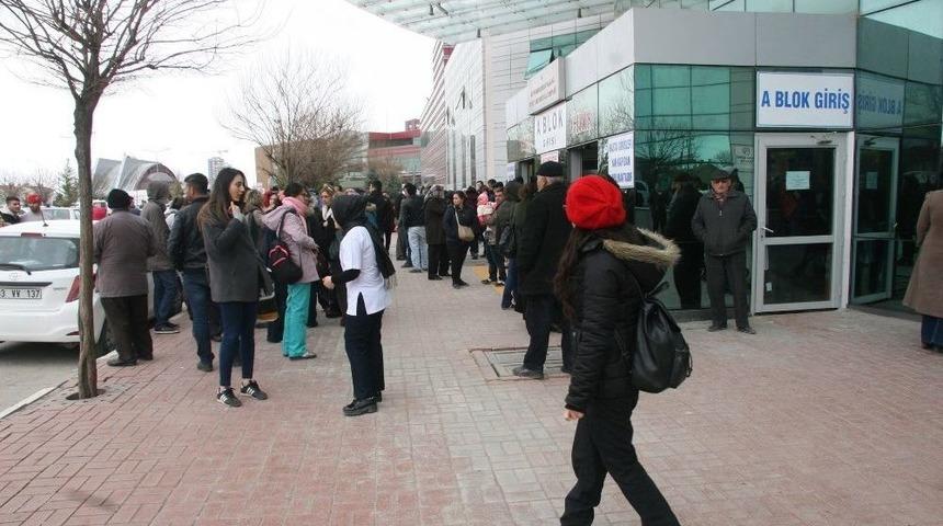 Afyonkarahisar Devlet Hastanesi&rsquo;nde Yangın Paniği (2)