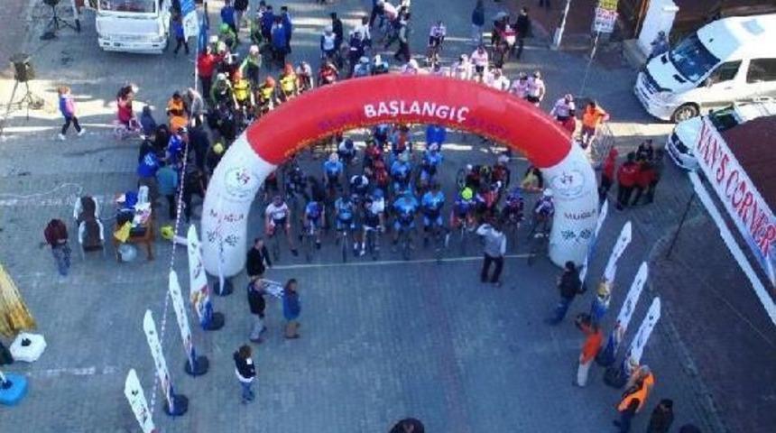 T&uuml;rkiye Bisiklet Şampiyonası Puanlı Yol Yarışları Başladı