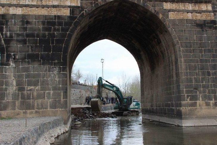 Tarihi Ongözlü Köprü’nün Kapatılan Gözleri Açılıyor G1
