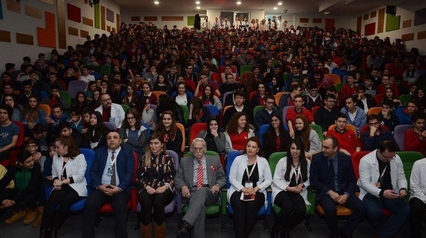 &Uuml;nl&uuml; Akt&ouml;r &Ouml;ğrencilere Yeşil&ccedil;am&rsquo;ı Anlattı