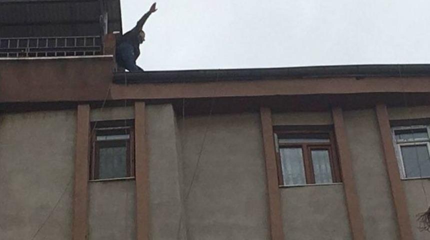 İntihar Etmeye &Ccedil;alışan Şahsı Ailesi İkna Etti