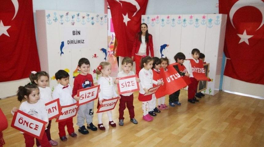 &Ccedil;anakkale Programı İzlerken Ailelerinin G&ouml;r&uuml;nt&uuml;lerini G&ouml;ren Askerlerin Duygusal Anları