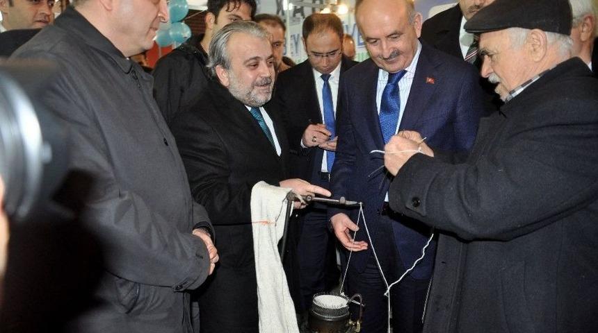 M&uuml;ezzinoğlu, Vatandaşlardan Sigarayı Bırakmaları İ&ccedil;in Yazılı Belge Aldı