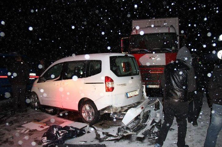 Kar Ve Buzlanma Facia Getirdi: 2 Ölü, 18 Yaralı G4