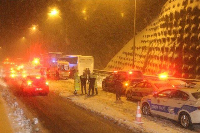 Bolu Dağı’nda Zincirleme Kaza: 1 Yaralı