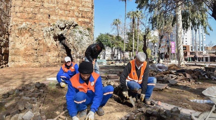 Tarihi Üç Kapılar’da Yenileme