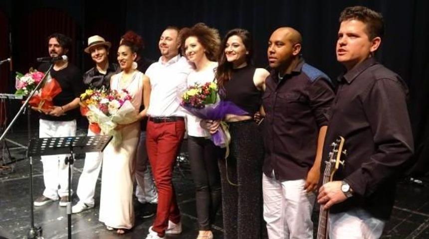 Son De K&uuml;ba Orkestrası&rsquo;Ndan 400 Kişiye Konser