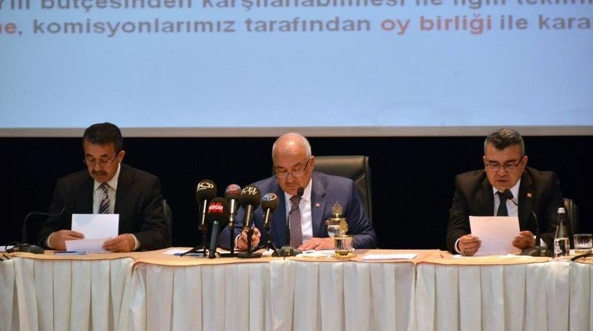 B&uuml;y&uuml;kşehir&rsquo;den M&uuml;zik Festivaline 300 Bin, Romanlara 50 Bin Lira Destek