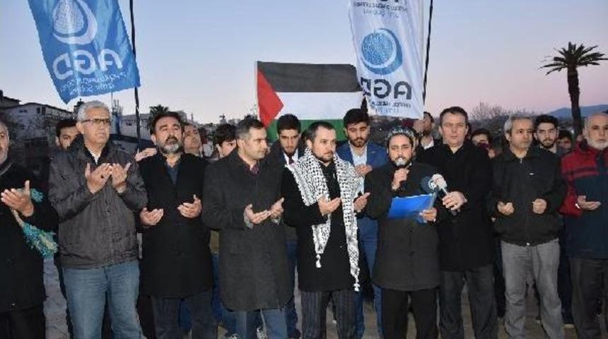 Kud&uuml;s'teki Ezan Yasağına Tepki, Şehitlere Dua