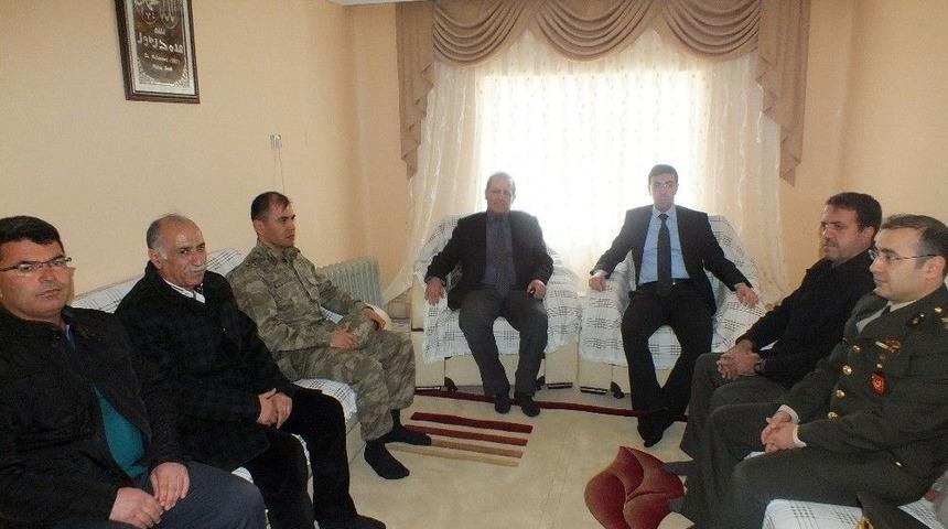 Kaymakam Kırlı&rsquo;dan Şehit Ailelelerine Ziyaret