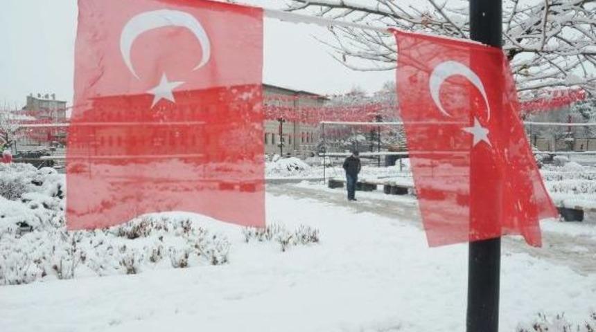 Sivas'ta Kar Yağışı Etkili Oldu