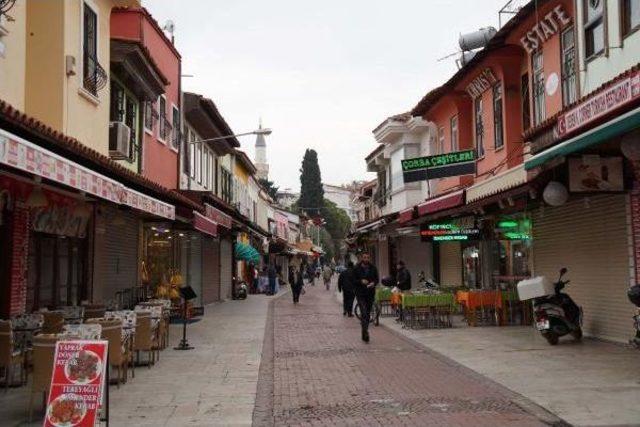 Kuşadası Esnafı Turizm Sezonundan Umutsuz