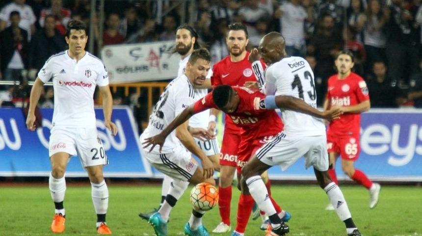 Antalyaspor İle Beşiktaş S&uuml;per Lig&rsquo;de 42. Randevuda