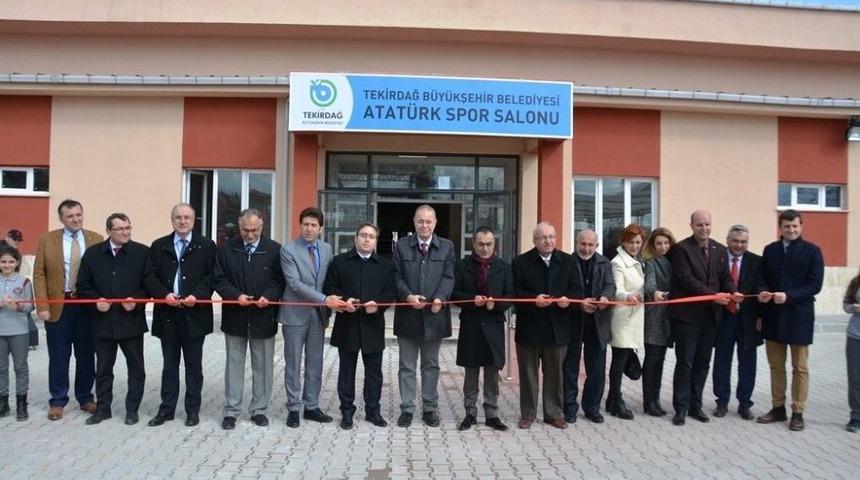 B&uuml;y&uuml;kşehir Belediyesi Hayrabolu Atat&uuml;rk Spor Salonu Tekirdağ Valiliğine Teslim Edildi