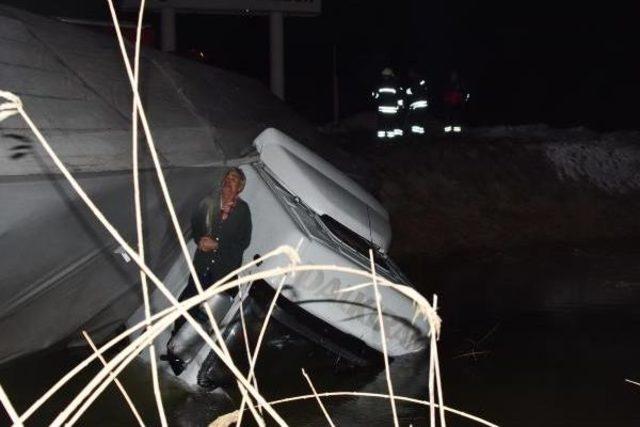 Sulama Kanalına Devrilen Tır'da Can Pazarı