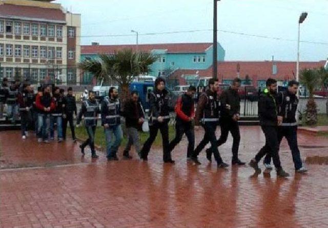 Ayvalık'ta Göçmen Kaçakçılığına 11 Tutuklama