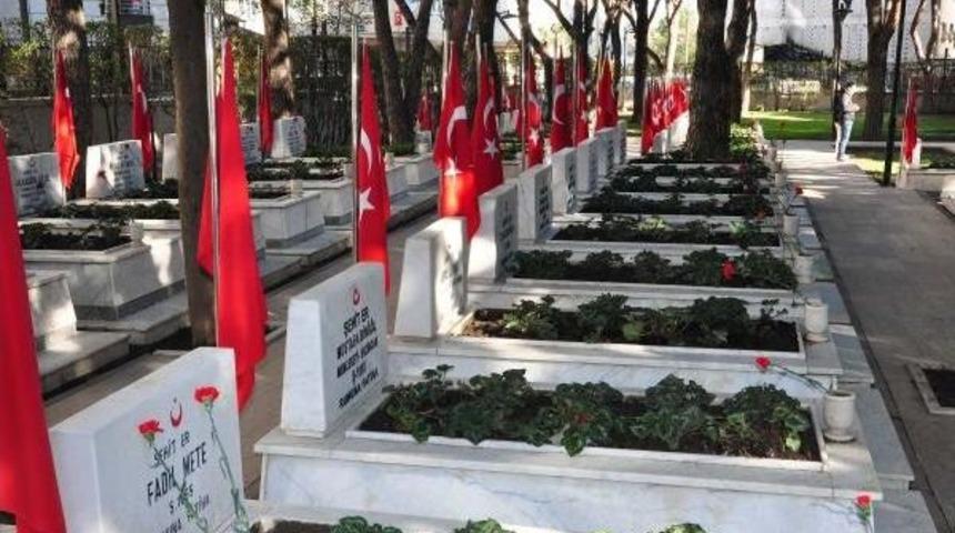 &Ccedil;anakkale Şehitleri Manisa'da Anıldı