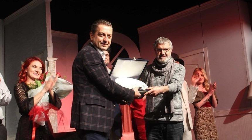 Karşıyakalı Tiyatrocular Bozcaada&rsquo;yı B&uuml;y&uuml;ledi