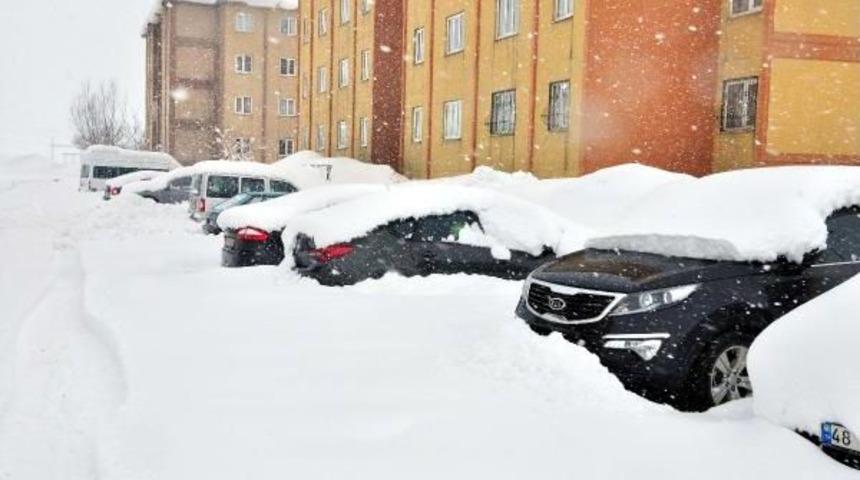 Bitlis&rsquo;Te 90 K&ouml;y Yolu Kardan Kapandı