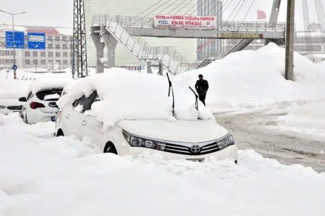 Bitlis’Te 90 Köy Yolu Kardan Kapandı