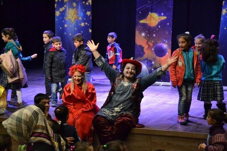 Büyükşehir 5232 Çocuğu Tiyatroda Buluşturdu G3