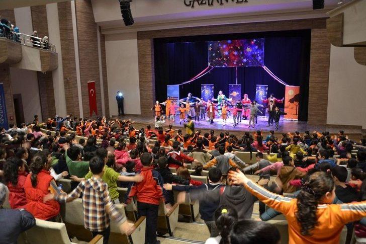 Büyükşehir 5232 Çocuğu Tiyatroda Buluşturdu G5