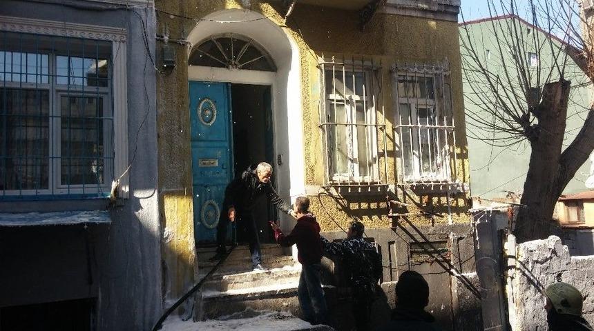 Beyoğlu&rsquo;nda Korkun&ccedil; Yangın: 3 &Ccedil;ocuk &Ouml;ld&uuml;