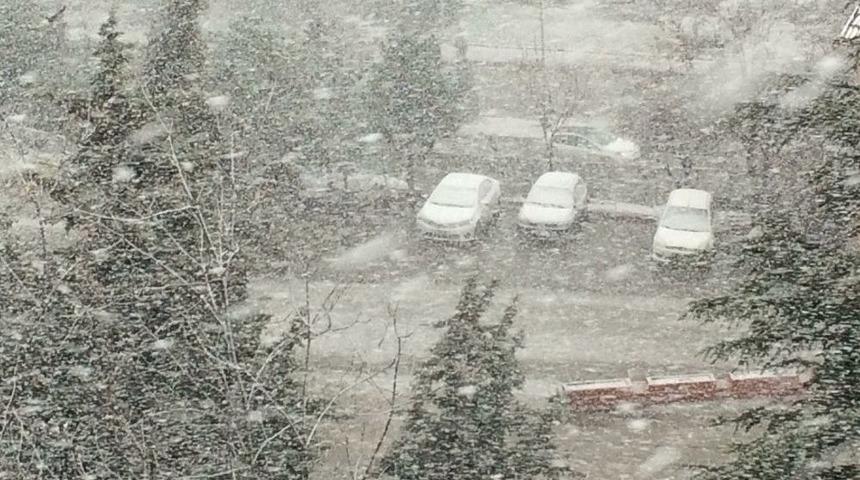 Elazığ&rsquo;a Lapa Lapa Kar Yağdı