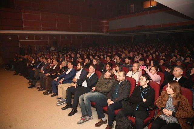 ’komik-i Şehir Naşit Bey’ Kayseri’de Sahnelendi