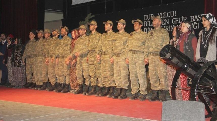Hakkari&rsquo;de &Ccedil;anakkale Ruhu Yeniden Canlandırıldı