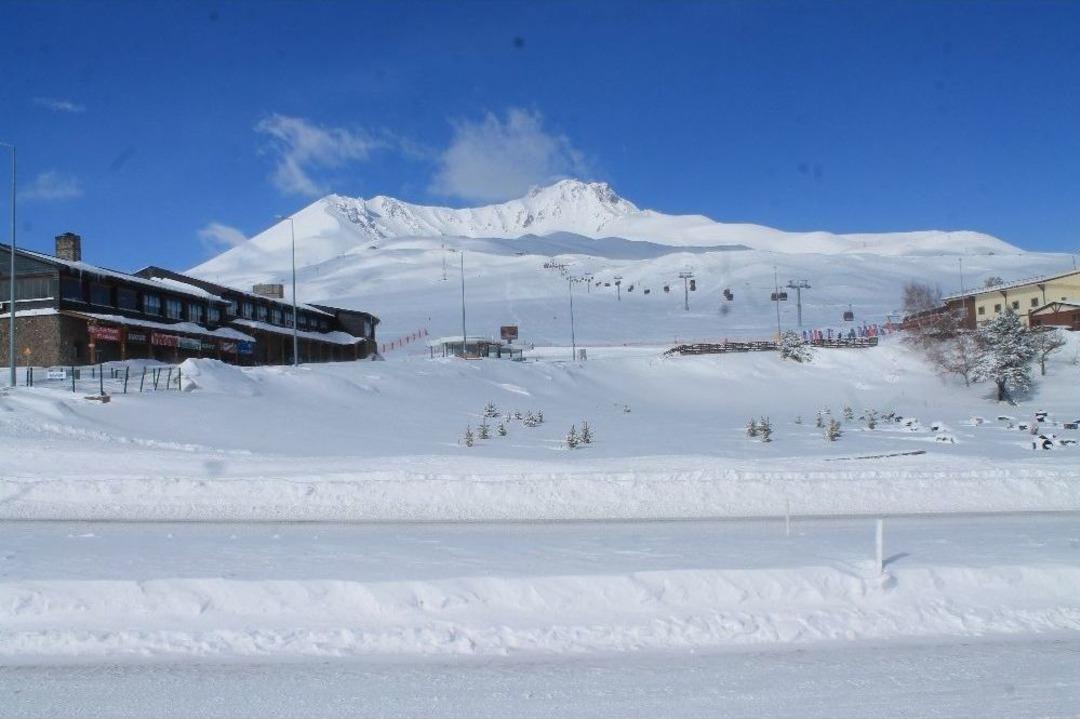 Erciyes&rsquo;te Pistlere 50 Santimetre Kar D&uuml;şt&uuml;
