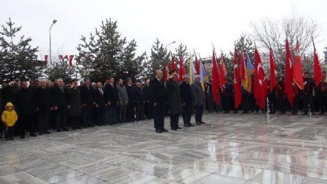 Kars'ta Şehitler Kar Yağışı Altında Anıldı