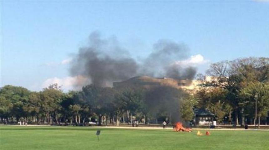 ABD'de bir kişi kendini parkta yaktı