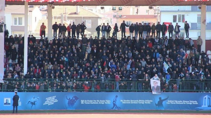 18 Mart T&ouml;renlerinde &Ccedil;anakkale Belediye Başkanı &Uuml;lg&uuml;r G&ouml;khan&rsquo;a Protesto