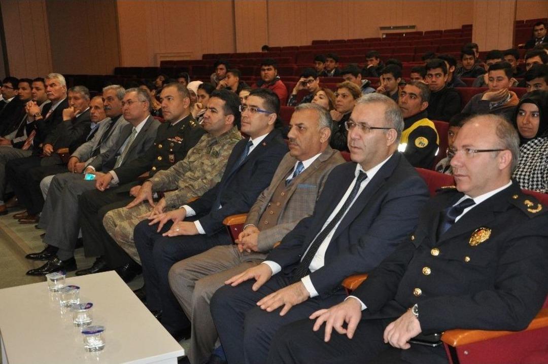 Reyhanlı&rsquo;da &Ccedil;anakkale Zaferi&rsquo;nin 102&rsquo;nci Yıld&ouml;n&uuml;m&uuml; Kutlandı